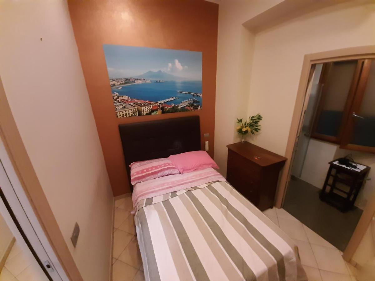 Bed and Breakfast Beautiful Beb Neapel Zimmer foto